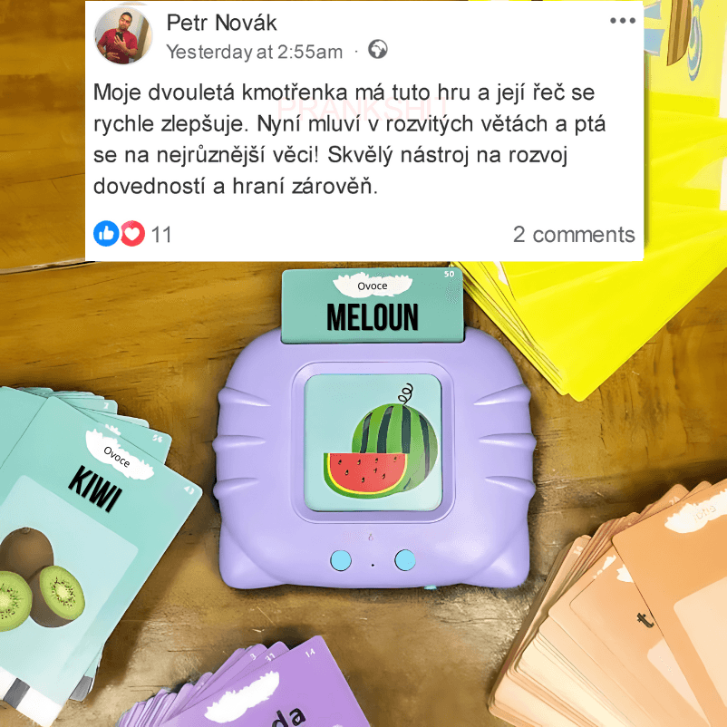 Pozitivní recenze zákazníka na mluvící karty Kinderspeech pro rozvoj řeči s ukázkou čtečky a karet s ovocem.
