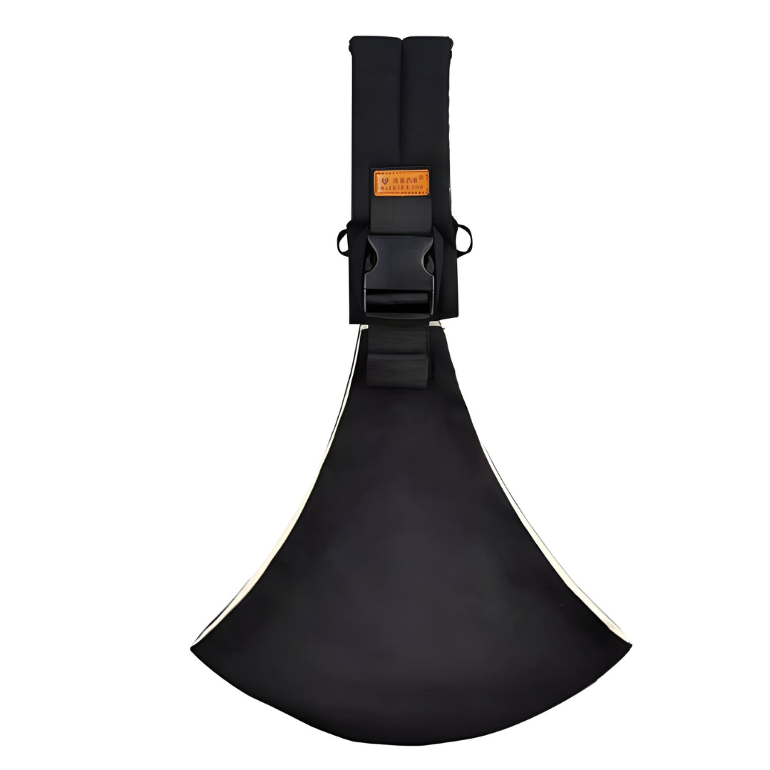 Produktová fotografie zobrazující tři barevné varianty dětského nosítka: světle modré s pestrobarevným vzorem na popruhu a dvě menší ukázky s tmavě modrým a černo-bílým geometrickým vzorem.